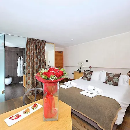 Hotel Dv Boutique & 4*
